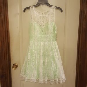 B. Smart Dress, Cream/Lime